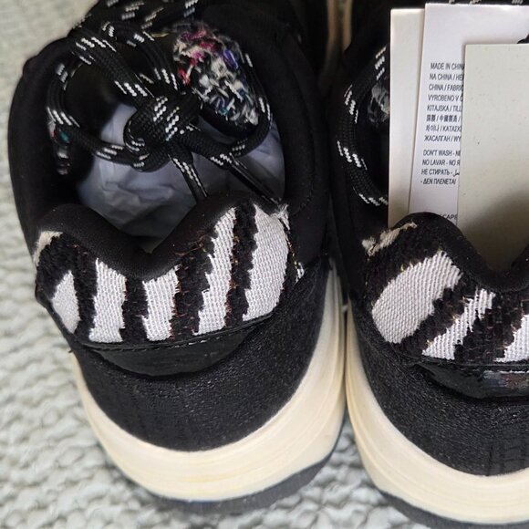 DESIGUAL sneakers NEW with a box US6.5 - Picture 2 of 9